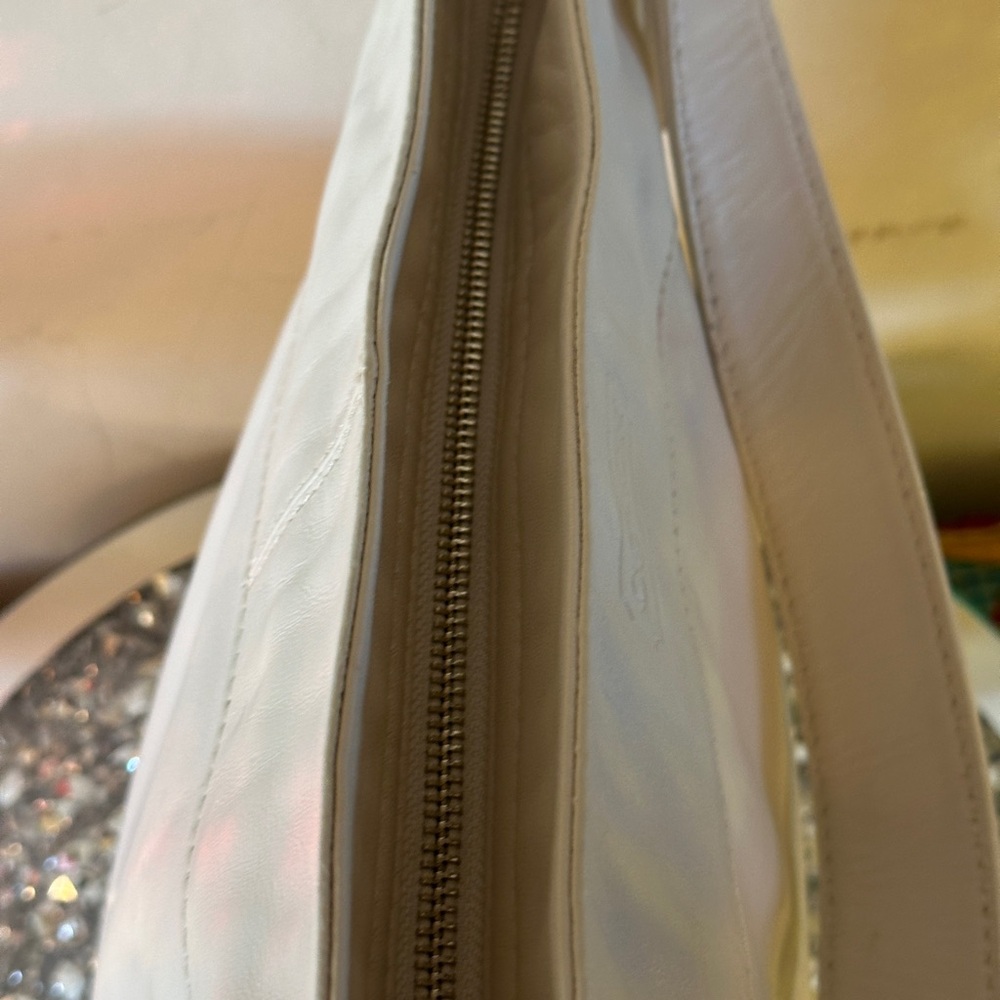 Coach Zoe Leather Shoulder Bag. - Picture 5 of 12